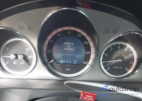 2009 Mercedes-Benz C 300 Luxury 4Matic/Sport 4Matic z USA, uszkodzony, nr VIN WDDGF81X59F255654